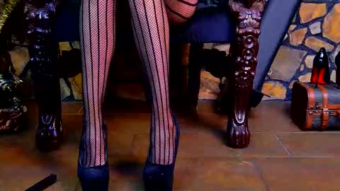 Victoria Heller online show from 11/18/25, 04:39