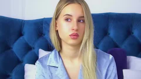 Victoria online show from 10/12/25, 06:45