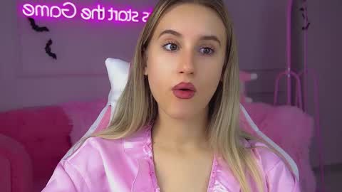 Victoria online show from 10/18/25, 09:10