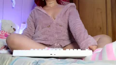 Victoria online show from 09/19/25, 12:34