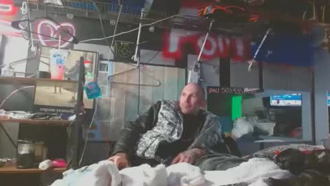 Snapshot of victoriajohn chatting on 11/13/25, 05:17 victoriajohn online show from 11/13/25, 05:17