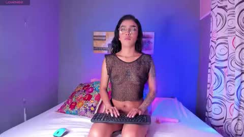 Snapshot of victoriameller chatting on 11/13/25, 10:41 victoriameller online show from 11/13/25, 10:41