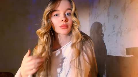 Snapshot of victoriande chatting on 12/05/24, 01:06 Eva and Victor online show from 12/05/24, 01:06