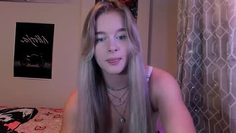 Snapshot of victoriande chatting on 10/20/25, 12:27 Eva and Victor online show from 10/20/25, 12:27