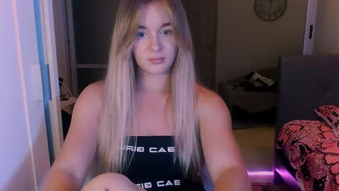 Snapshot of victoriande chatting on 10/24/25, 12:12 Eva and Victor online show from 10/24/25, 12:12