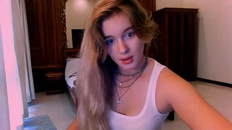 Snapshot of victoriande chatting on 11/01/25, 05:31 Eva and Victor online show from 11/01/25, 05:31