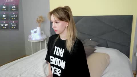 V I C T O R I A online show from 12/18/24, 05:37