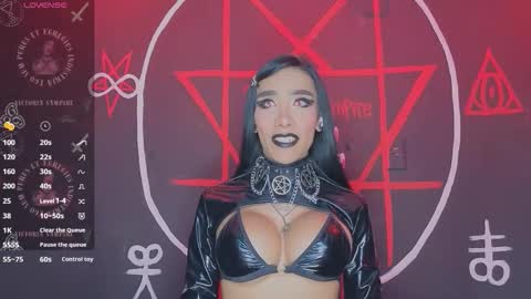 Victoria Vampire online show from 10/27/25, 06:28