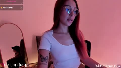 Snapshot of victoriia_ross chatting on 01/03/25, 07:39 Annie vic online show from 01/03/25, 07:39