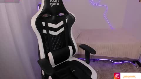 Snapshot of victoryyy__ chatting on 10/10/25, 09:14 V I C T O R I A online show from 10/10/25, 09:14