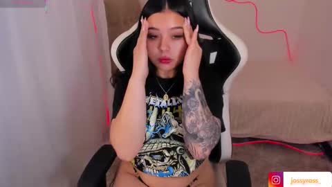 Snapshot of victoryyy__ chatting on 11/01/25, 08:00 V I C T O R I A online show from 11/01/25, 08:00