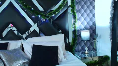 victtoria lee online show from 12/05/24, 02:53