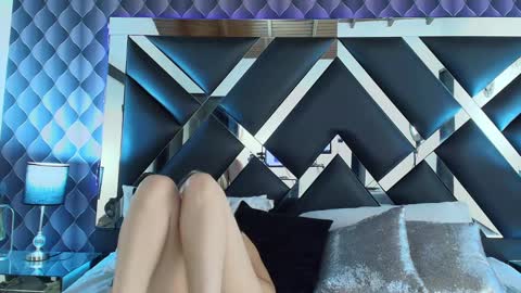 victtoria lee online show from 01/14/25, 01:04