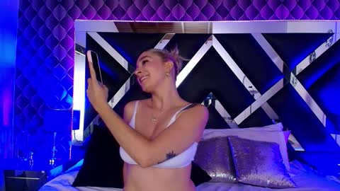 victtoria lee online show from 10/10/25, 09:03