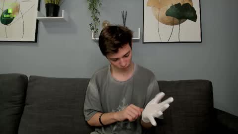 Viego Pattel online show from 10/17/25, 04:20