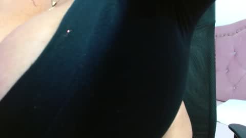 viioleta online show from 11/19/25, 01:11