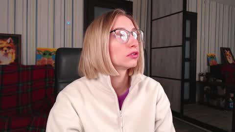 Vika online show from 11/17/25, 07:25