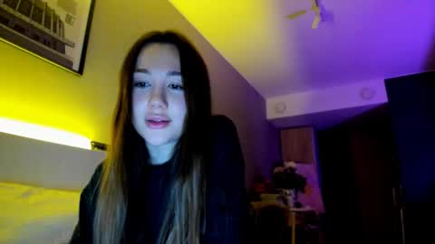 Snapshot of vikawels chatting on 10/01/25, 09:32 Vika   online show from 10/01/25, 09:32