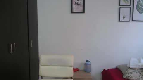 Snapshot of viki_mom chatting on 01/13/25, 03:58 Viki Mom online show from 01/13/25, 03:58