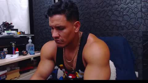 Snapshot of viktorherrera chatting on 01/04/25, 06:30 Viktor Herrera online show from 01/04/25, 06:30
