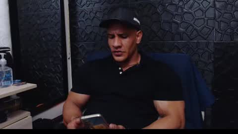 Snapshot of viktorherrera chatting on 01/07/25, 02:31 Viktor Herrera online show from 01/07/25, 02:31