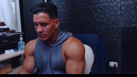 Snapshot of viktorherrera chatting on 02/03/25, 02:36 Viktor Herrera online show from 02/03/25, 02:36