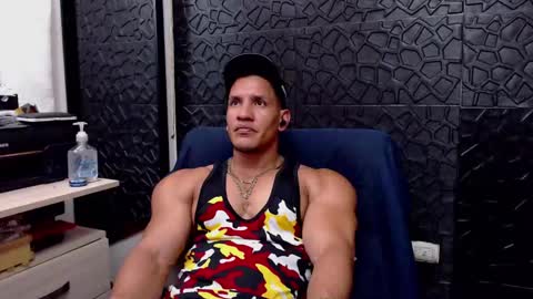 Snapshot of viktorherrera chatting on 02/20/25, 05:18 Viktor Herrera online show from 02/20/25, 05:18