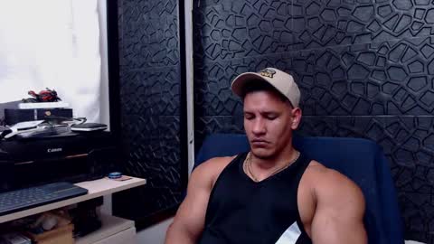 Snapshot of viktorherrera chatting on 02/27/25, 05:15 Viktor Herrera online show from 02/27/25, 05:15