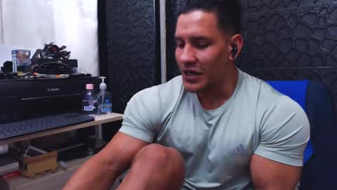 Snapshot of viktorherrera chatting on 09/12/25, 04:18 Viktor Herrera online show from 09/12/25, 04:18