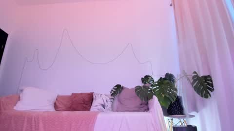 Snapshot of viktoria_sullivans chatting on 02/02/25, 09:19 Vikky online show from 02/02/25, 09:19