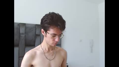 Snapshot of viktornoir chatting on 09/13/25, 03:45 viktornoir online show from 09/13/25, 03:45