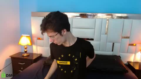 Snapshot of viktornoir chatting on 09/24/25, 10:24 viktornoir online show from 09/24/25, 10:24