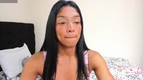 Snapshot of vinaly_y chatting on 10/22/25, 07:46 Vinaly online show from 10/22/25, 07:46