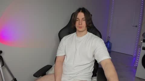 Vincent Strong online show from 12/20/24, 08:38