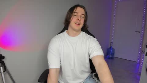 Vincent Strong online show from 12/20/24, 01:43