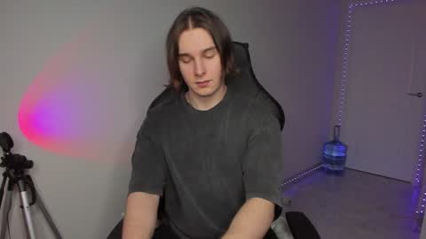 Vincent Strong online show from 01/15/25, 02:24