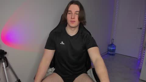 Vincent Strong online show from 01/17/25, 01:24