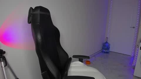 Vincent Strong online show from 01/19/25, 12:28