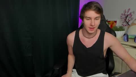 Vincent Strong online show from 10/31/25, 09:54