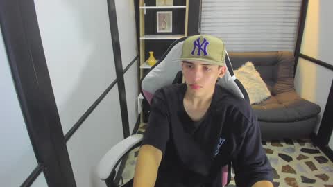 Snapshot of vincenthunter chatting on 12/10/24, 11:51 Vincent online show from 12/10/24, 11:51