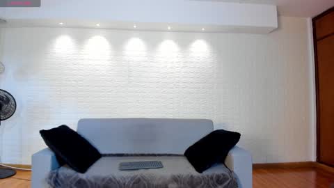 Violett  Everyday From 0530 to 1430 Col Time online show from 01/14/25, 10:48