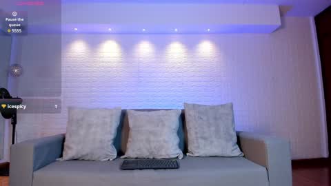 Violett  Everyday From 0530 to 1430 Col Time online show from 01/16/25, 04:50