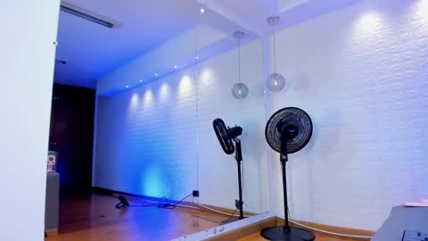 Violett  Everyday From 0530 to 1430 Col Time online show from 01/21/25, 01:43