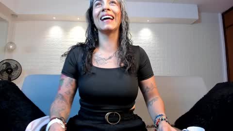 Violett  Everyday From 0530 to 1430 Col Time online show from 01/22/25, 10:50