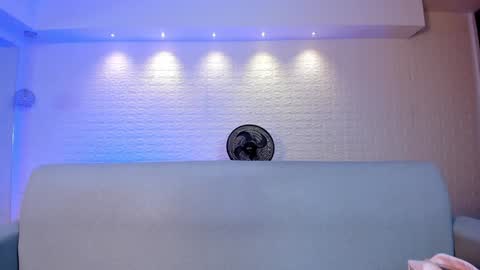 Violett  Everyday From 0530 to 1430 Col Time online show from 01/25/25, 10:51