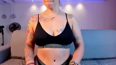 Violett  Everyday From 0530 to 1430 Col Time online show from 02/10/25, 01:44