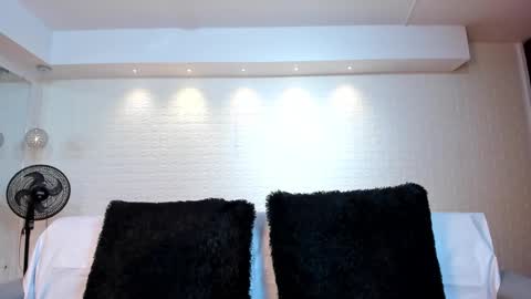 Violett  Everyday From 0530 to 1430 Col Time online show from 09/24/25, 10:51