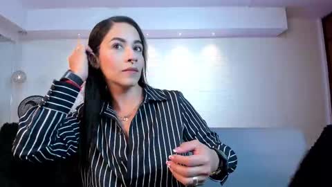 Violett  Everyday From 0530 to 1430 Col Time online show from 11/19/25, 10:37