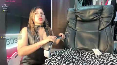 Snapshot of violet_bdsmx chatting on 09/24/25, 08:45 Kim online show from 09/24/25, 08:45
