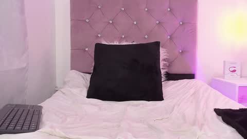 Mary online show from 01/26/25, 02:41